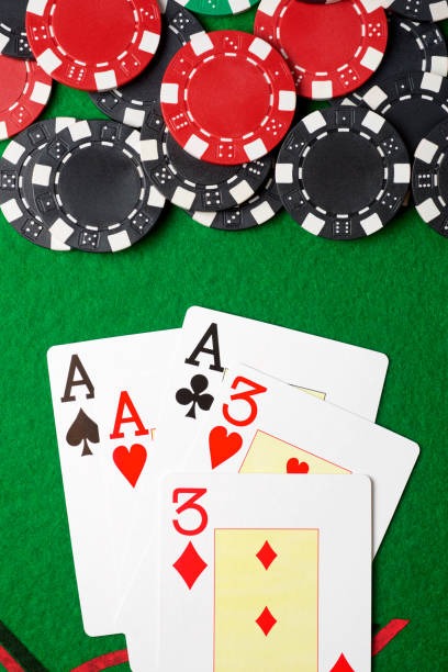 Live casino table with multiple dealer feeds on lautan slot