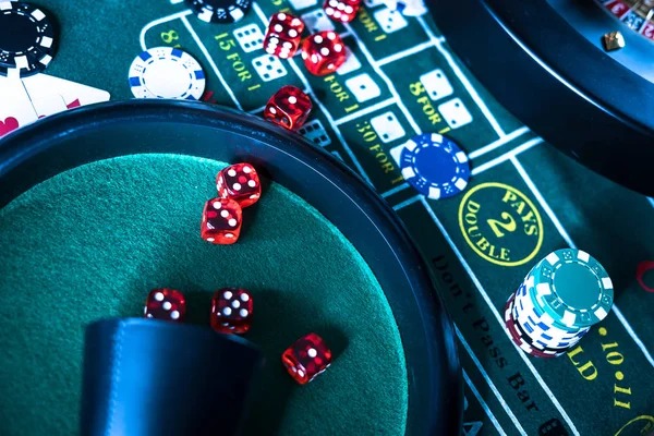Starburst slot game interface on lautan slot platform showing five reels and paylines